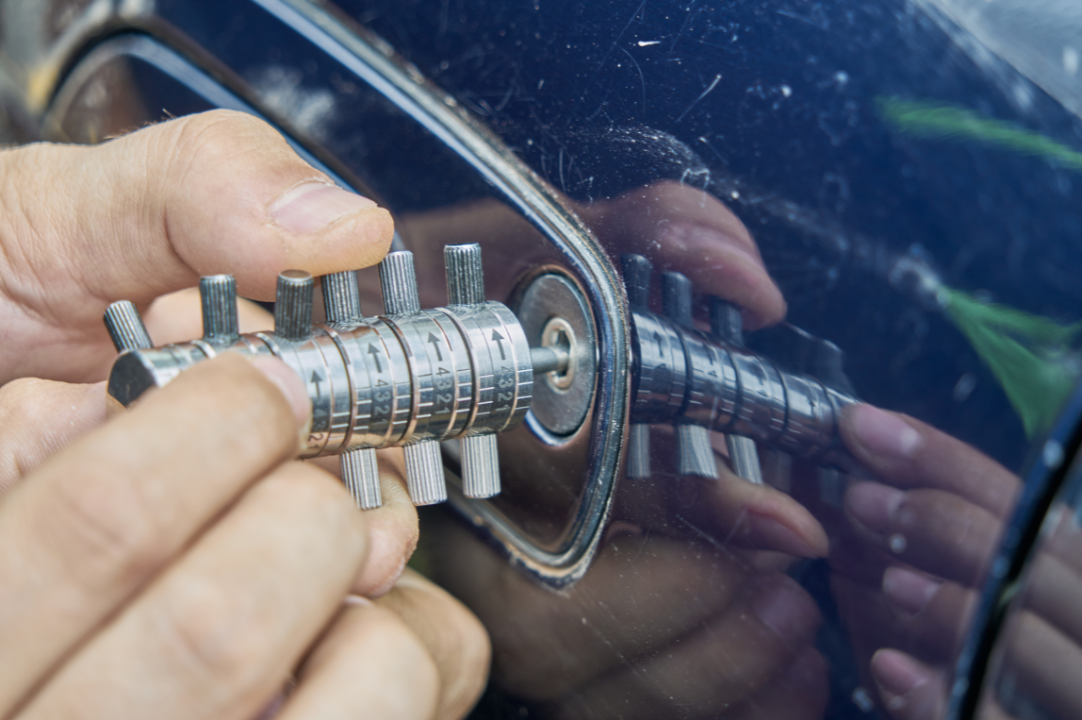 Door lock close-up thumbnail 7
